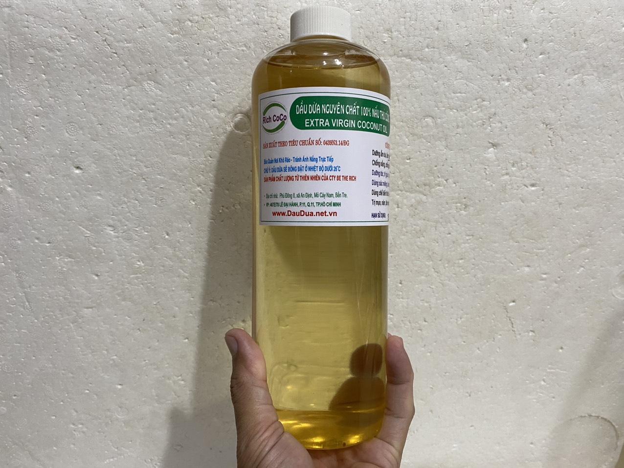 DẦU DỪA 100% NGUYÊN CHẤT BẾN TRE - NẤU THỦ CÔNG – RICH COCO - EXTRA VIRGIN COCONUT OIL - CHAI 1 LÍT