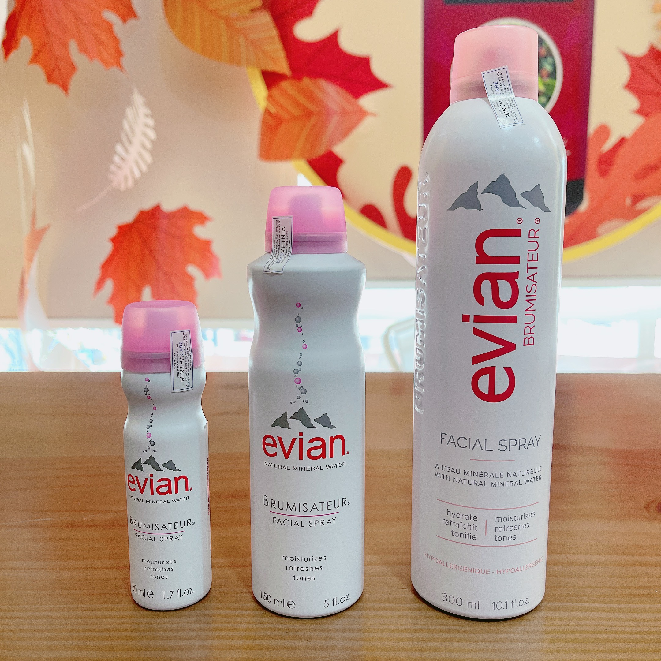 Xịt Khoáng Cung Cấp Ẩm Và Làm Dịu Da Evian Spray Brumisateur Natural Mineral Water