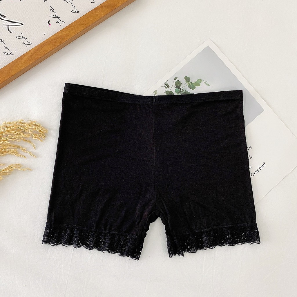 Quần lót mặc váy viền ren