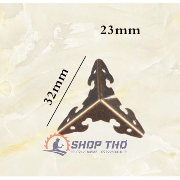 Bịt góc giả cổ M938 - 32x32mm màu đồng