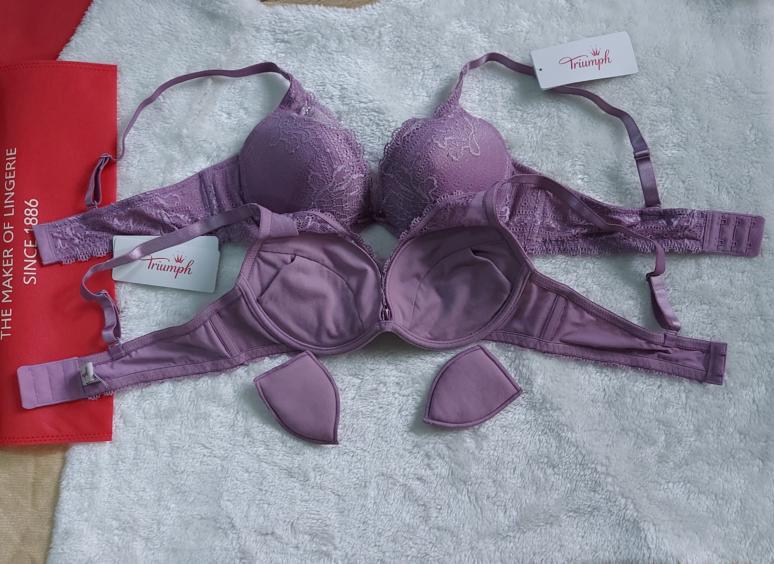 Aó Lót Ren Triumph D 388 WHU - Aó Ren , Deep V , Xẻ V Sâu , Mút Dầy Vừa Có Thể Tháo Rời