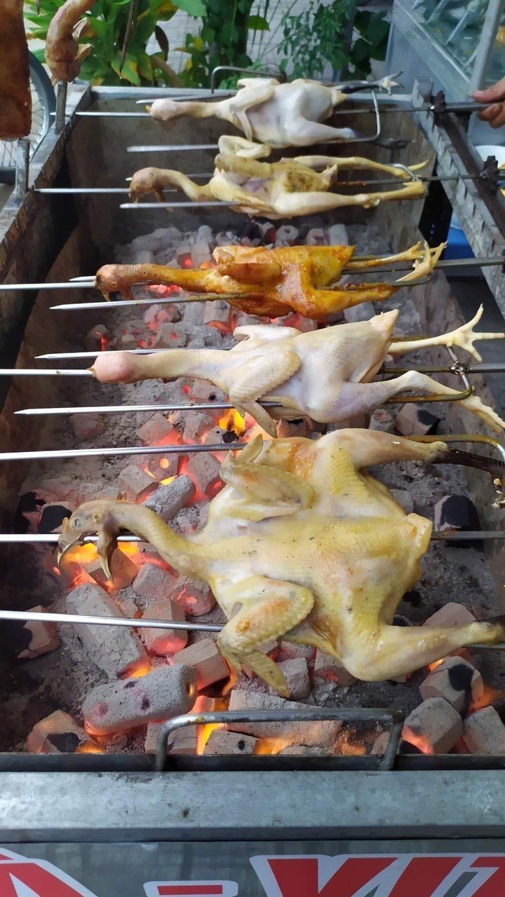 5KG - Than gáo dừa không khói, than nướng BBQ không khói, kích thước 5cmx5cm