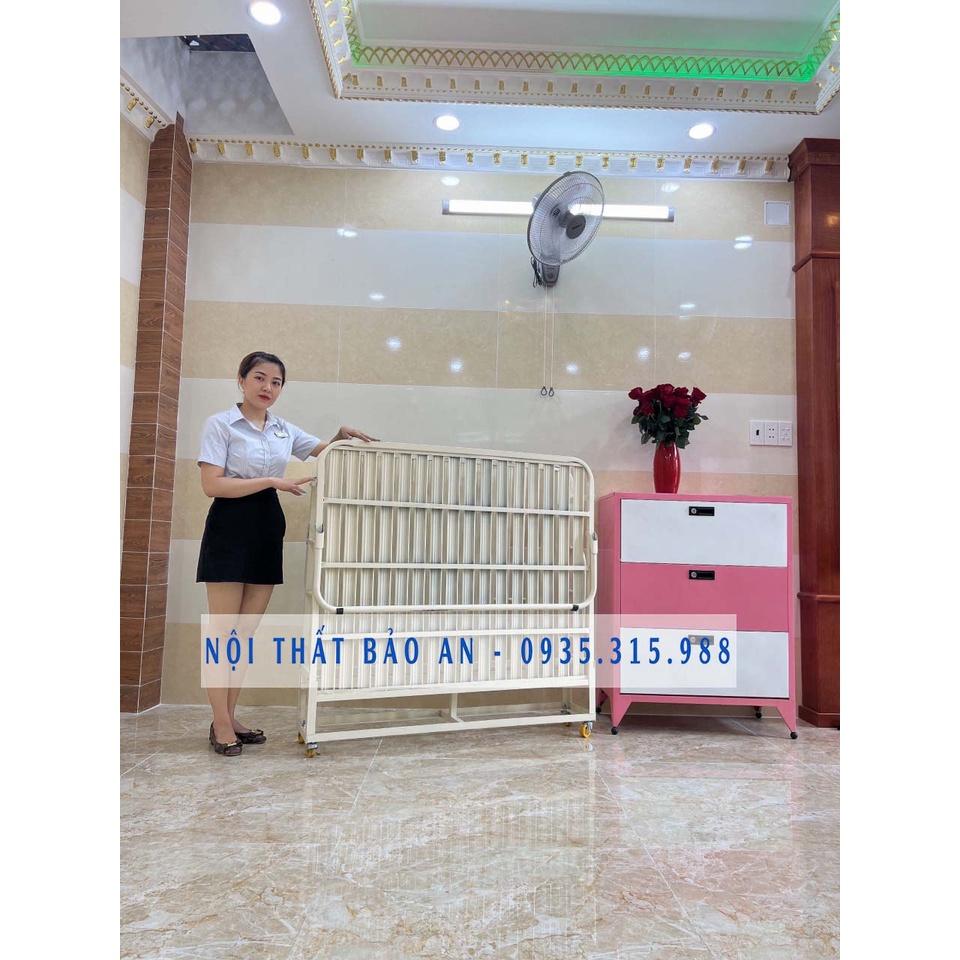 Giường sắt xếp di động có bánh xe 1m2