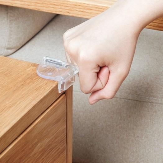 Miếng bịt góc bàn dáng vuông hình mặt cười chất liệu silicon