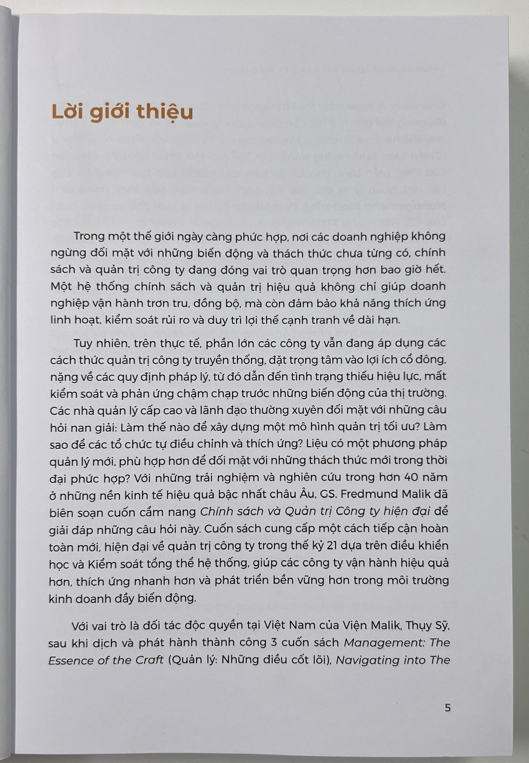 Sách - Chính Sách Và Quản Trị Công Ty Hiện Đại - Để Các Tổ Chức Tự Điều Chỉnh Và Thích Ứng