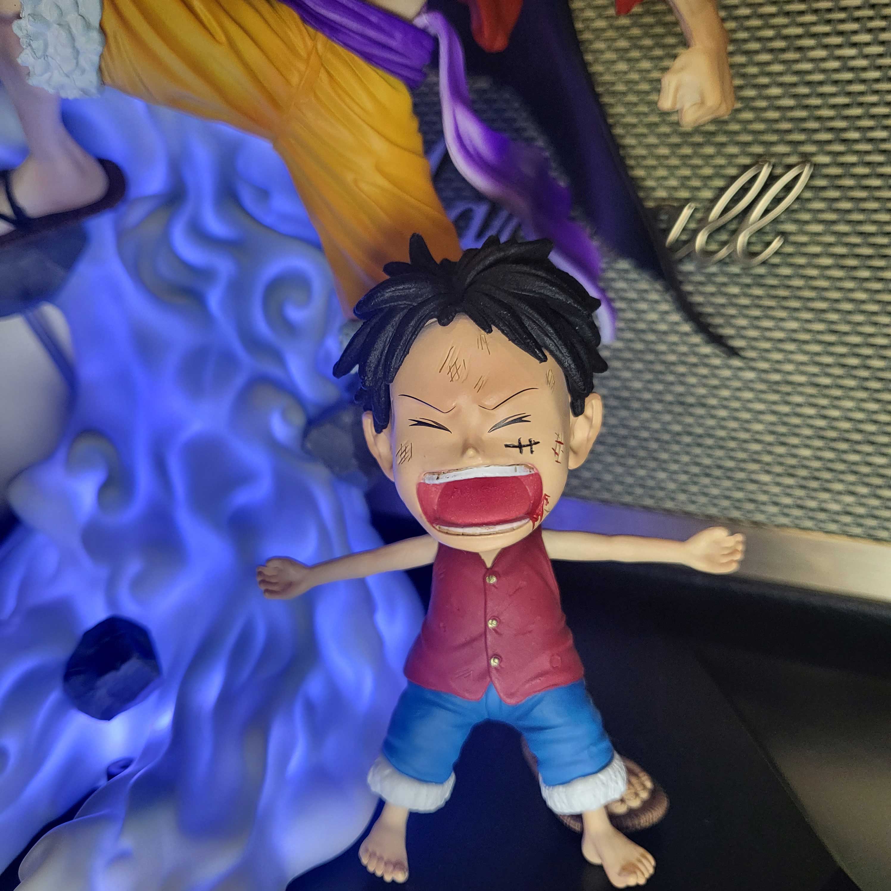 Mô hình Luffy tứ hoàng 27 cm có LED usb - One Piece