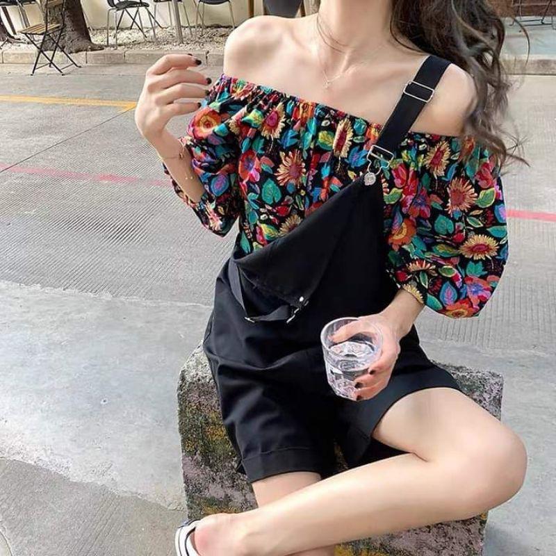 Áo hoa đen trễ vai