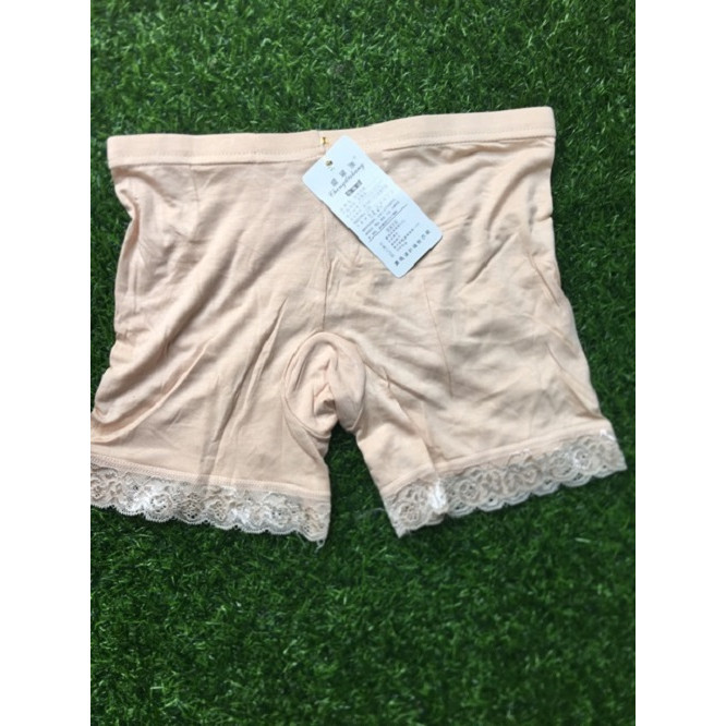 Quần mặc trong váy cotton chân ren