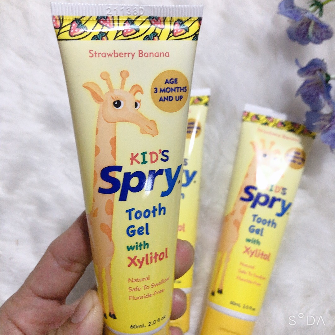 Kem đánh răng trẻ em Kid's Spry 60ml - Mỹ (vị Strawberry Babana)