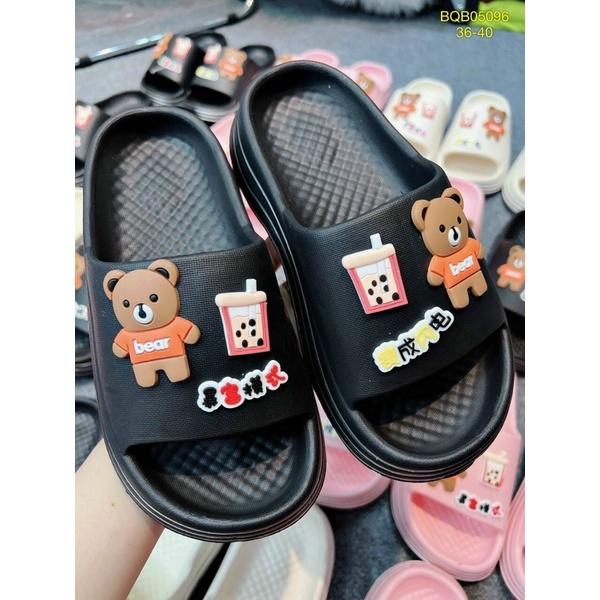 Dép Bánh Mì Gợn Sóng Đính Sticker Gấu Trà Sữa Siêu Nhẹ Tăng Chiều Cao 5cm - DL163