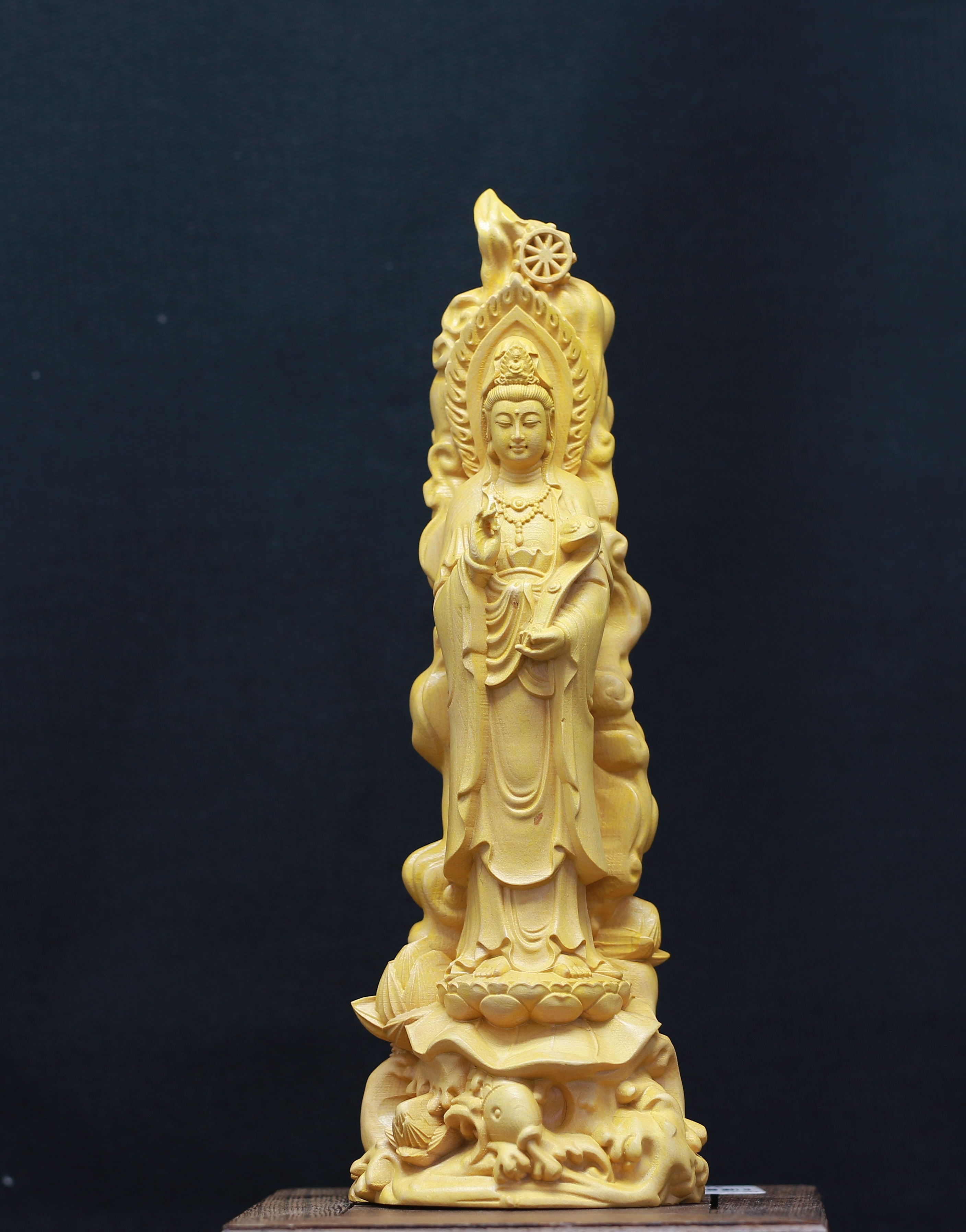 Tượng gỗ Phật Bà Quan Âm Như Ý- Gỗ Hoàng Dương - mẫu SP002400