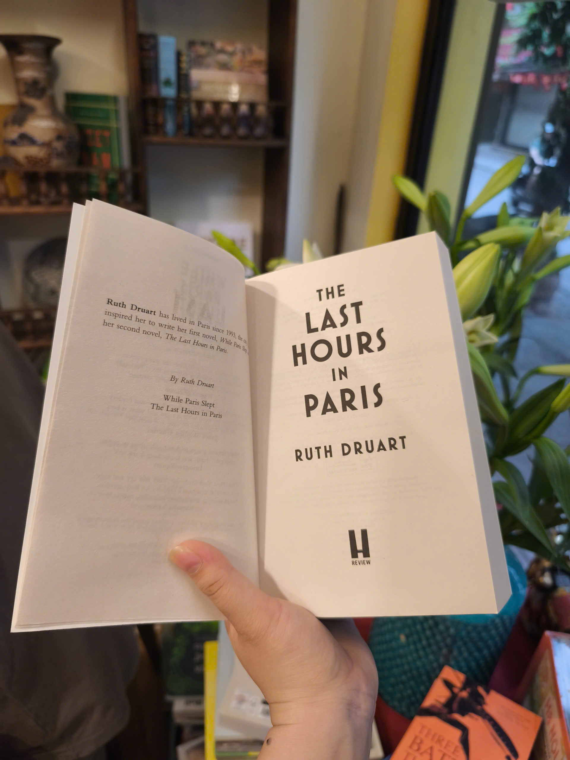 Sách - The Last Hours in Paris by Ruth Druart | Historical Fiction / Romance / Ngoại văn Nhập khẩu