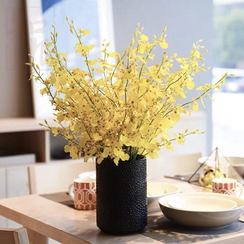 Lan vũ nữ , cành hoa giả, ảnh thật do shop chụp trang trí nhà cửa lụa giả hoa nhân tạo trang trí ở sảnh, phòng khách, t