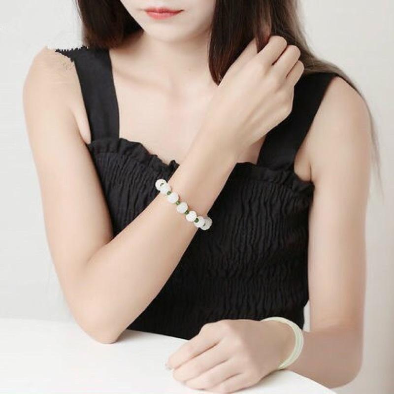 Vòng Đeo Tay Chạm Hoa Sen Đá Bạch Ngọc Kết Hợp Hạt Đá Ngọc Bích