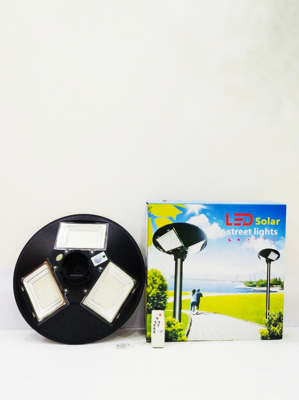 Đèn sân vườn năng lượng mặt trời UFO 150W MK-79150