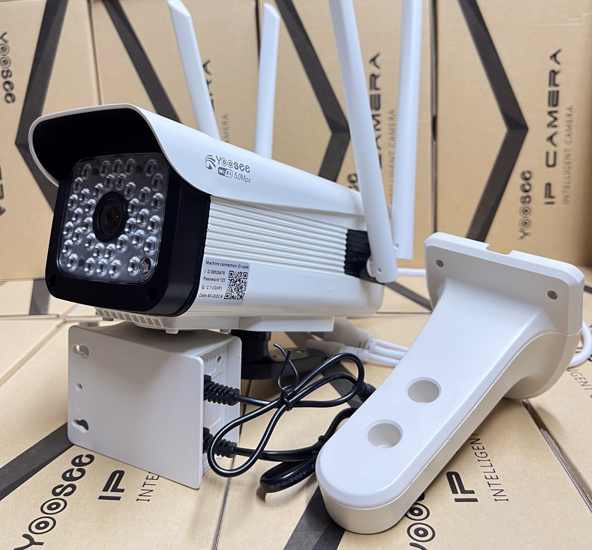 Camera yoosee ngoài trời 4râu 36led 5.0Mpx xoay 360 độ siêu nét, có màu ban đêm, đàm thoại 2 chiều, cảnh báo chống chộm - HÀNG NHẬP KHẨU