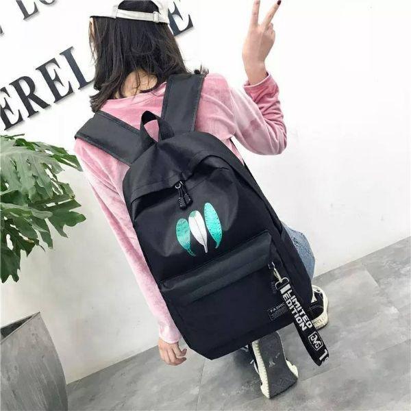 Cặp dễ thương có các bạn teen