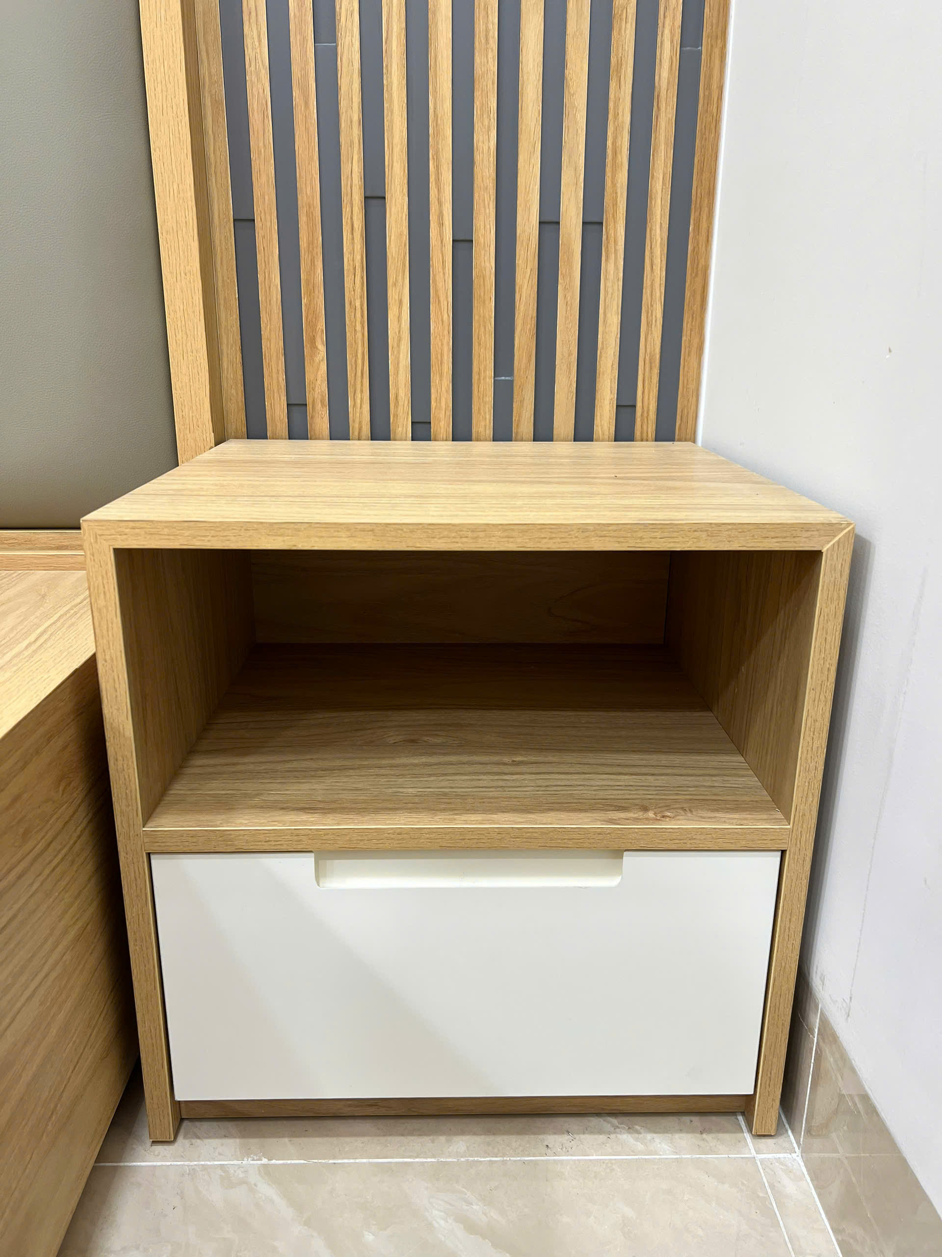 Tab Đầu Giường TDG-001 Gỗ MDF Lõi Xanh Chống Ẩm