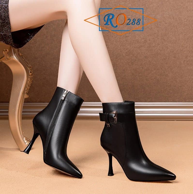 Giày boots nữ cổ ngắn 7p hàng hiệu rosata đẹp hai màu đen trắng ro288