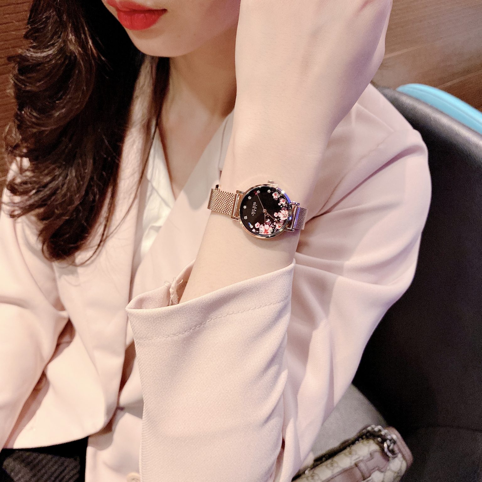Đồng Hồ Nữ Julius Hàn Quốc JA1164G Mặt In Hoa Dây Thép Màu Đồng