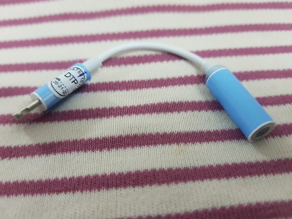 Cáp chuyển đổi cổng Light.ning sang 3.5mm - Cáp chuyển đổi jack tai nghe jack 3.5mm cho i.Phone cổng light.ning - Hàng chính hãng