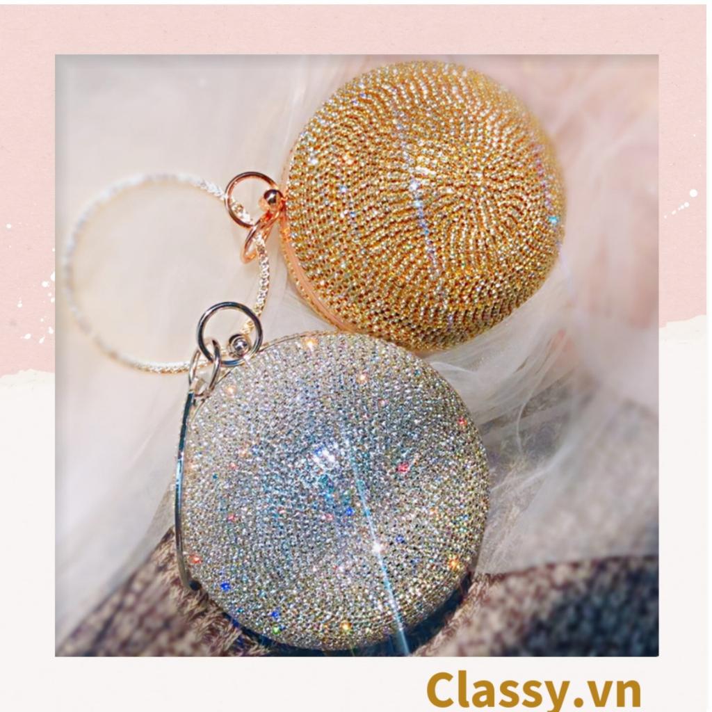 Clutch Classy cầm tay, đeo chéo hình cầu đính hạt xung quanh, mang lại nét sang chảnh khi đi tiệc T1184