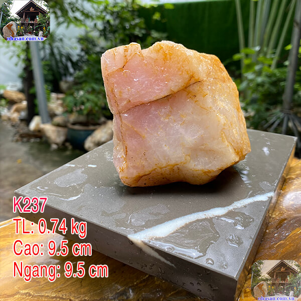 Đá thạch anh thô hồng đậm tự nhiên dùng để chế tác trang sức - 0.74kg