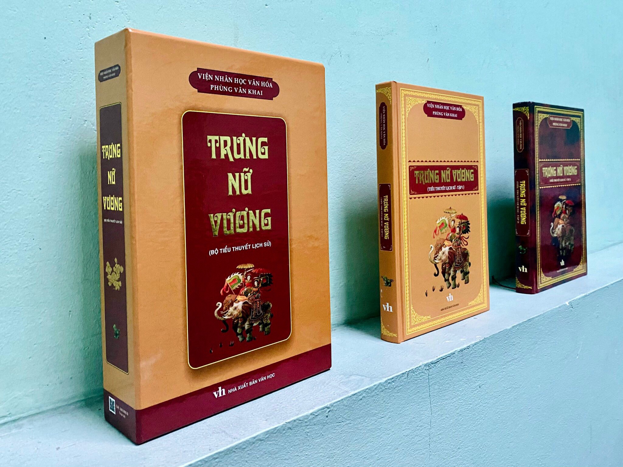 BOXSET BÌA CỨNG - TRỌN BỘ 2 TẬP - TRƯNG NỮ VƯƠNG - PHÙNG VĂN KHAI - TIỂU THUYẾT LỊCH SỬ