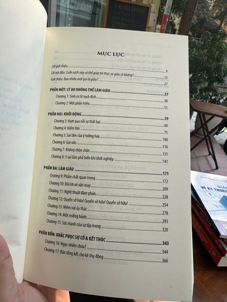 HOW TO GET RICH - TÔI NÓI VỀ GIÀU CÓ - Tri thức tinh lọc từ một trong những doanh nhân tự thân giàu có nhất nước Anh - Felix Dennis - Nguyễn Tiến Hòa dịch - Fonos