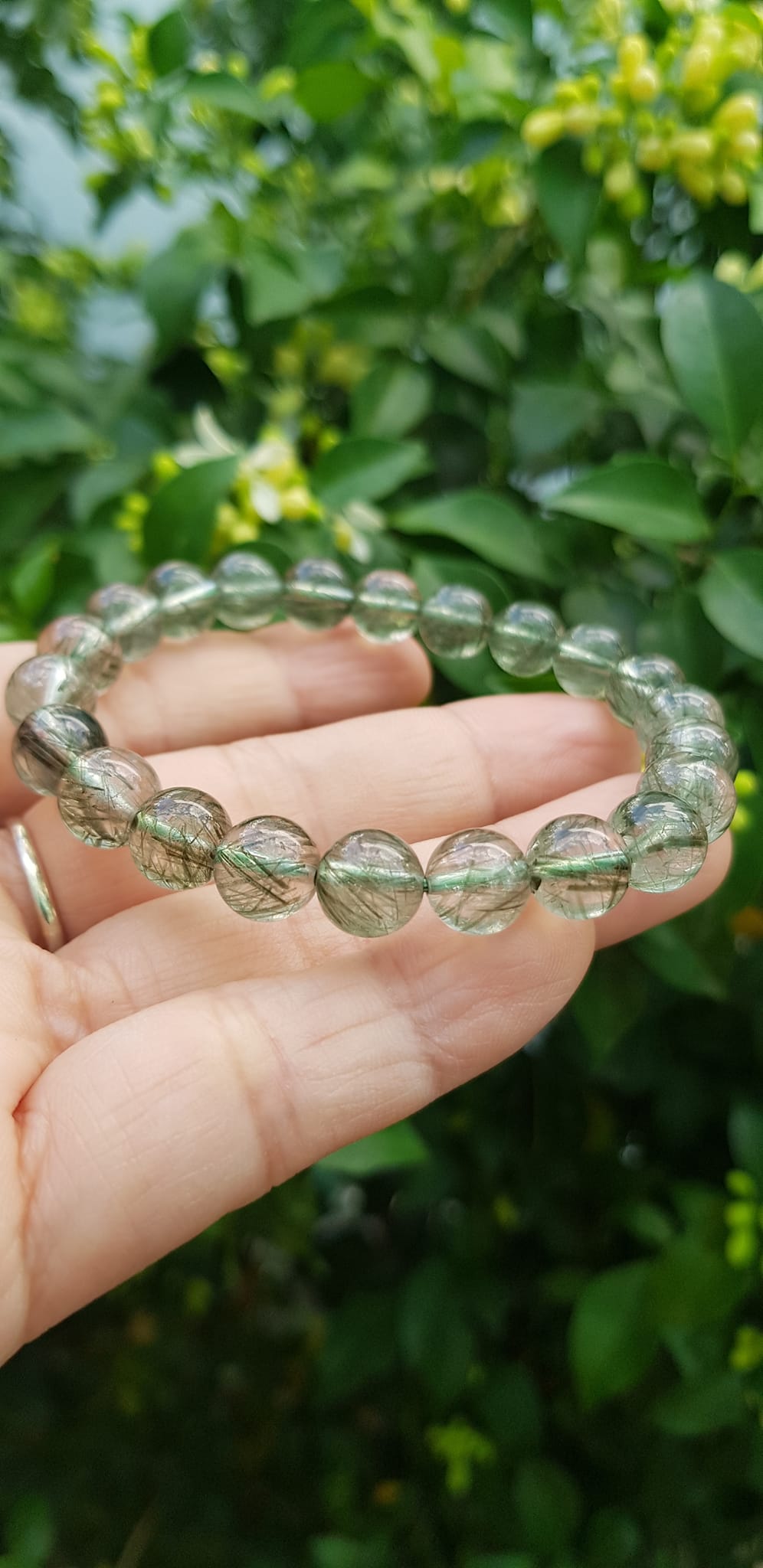 Vòng thạch anh tóc xanh tự nhiên trong bóng nhuyễn mượt đẹp Size vòng 8mm Nữ mệnh Thủy Mộc hỏa đeo ạ