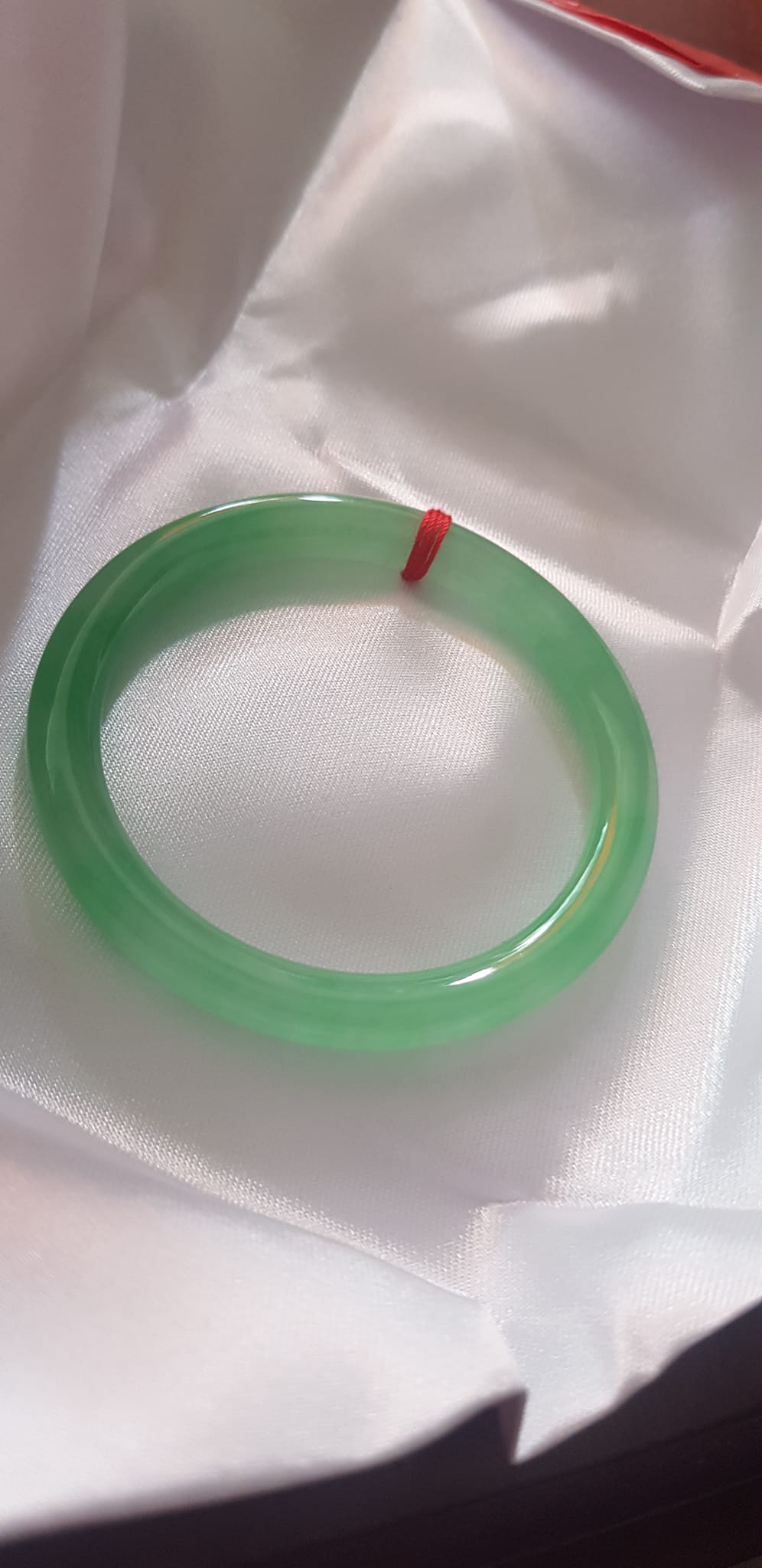 Vòng cẩm thạch Đẹp I 53mm Ni 53mm x cọng 7mm Vòng màu xanh Ngọc nhẹ nhàng bóng đẹp xinh xắn Nữ mệnh Mộc mệnh Hỏa mệnh Thủy 52kg - 56kg đeo đẹp ạ