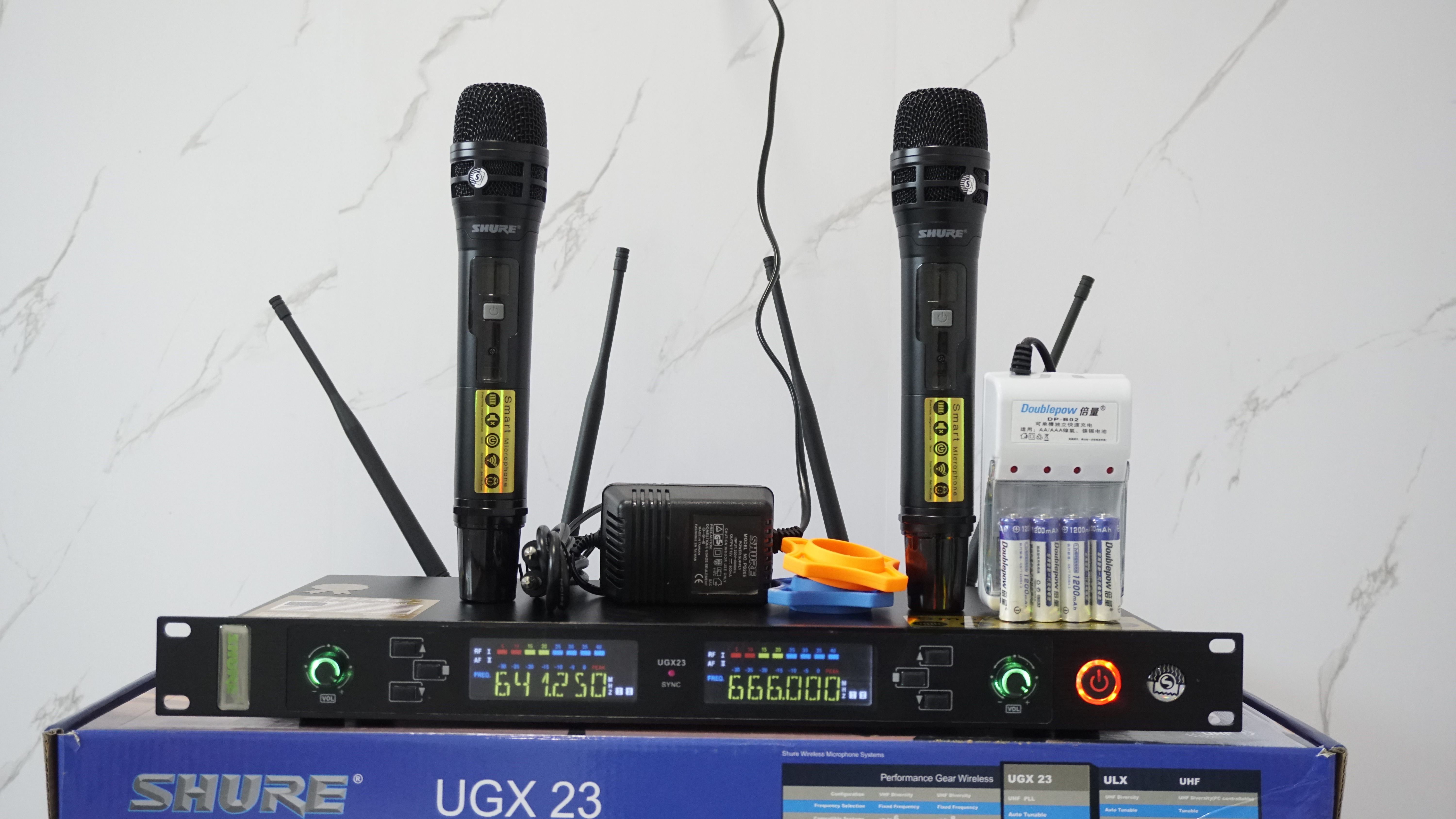 Micro Không Dây UGX 23 hàng chính hãng thế hệ 2024,có chế độ tự ngắt,Tặng kèm bộ sạc pin tiểu + 4 viên pin 1200mah