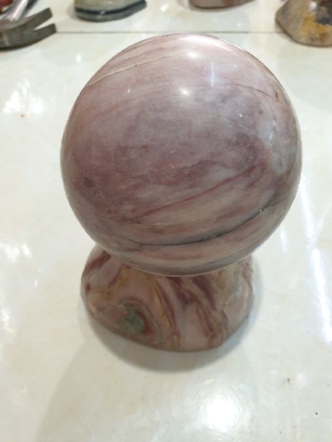 Quả cầu phong thủy đá tự nhiên 100% màu hồng nhạt