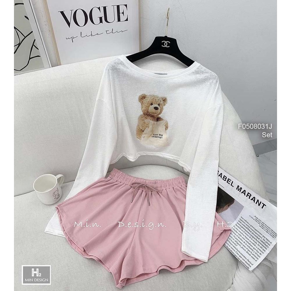 Set áo thun giấy croptop in hình gấu tay dài kèm quần váy hồng