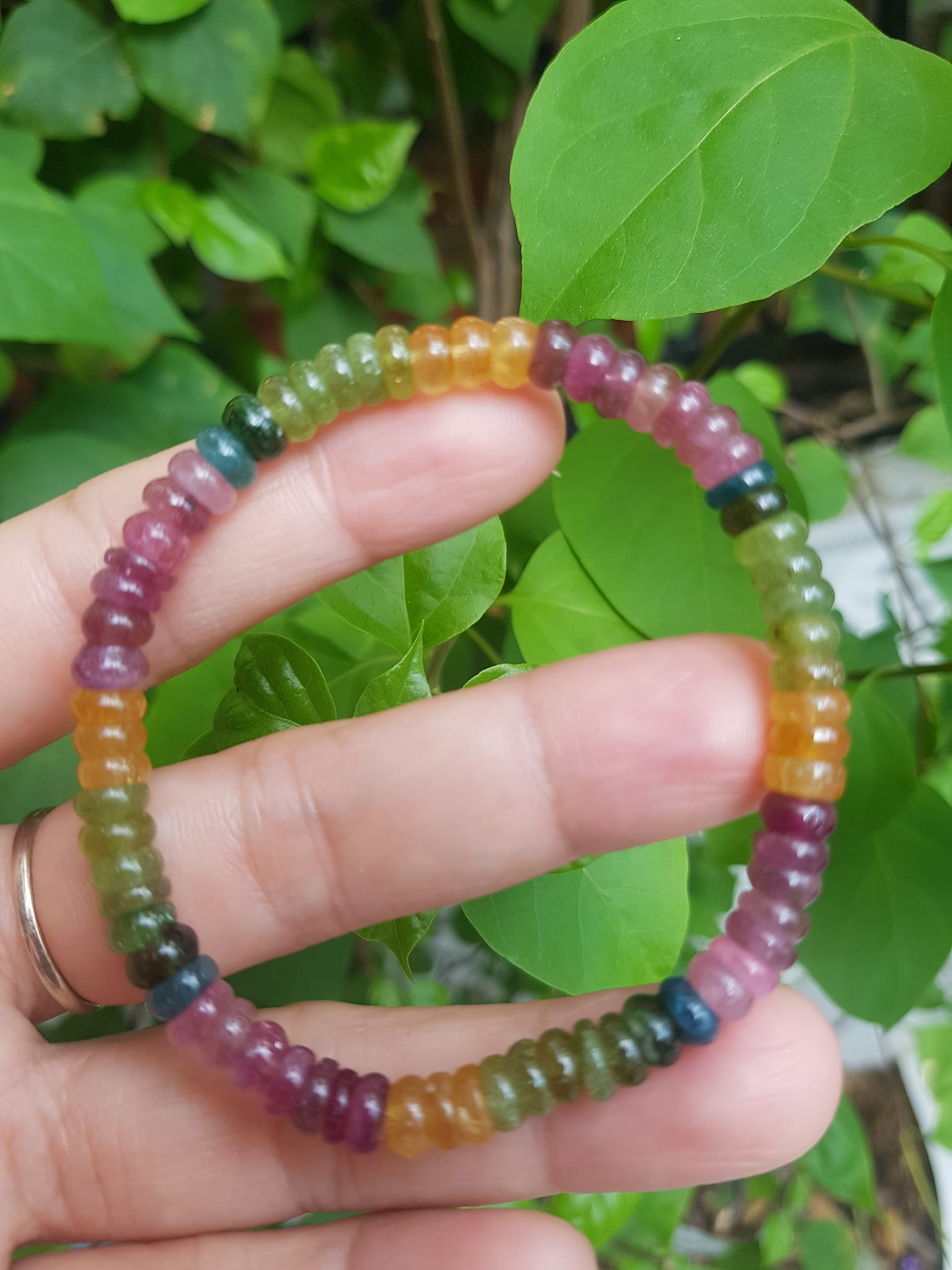 Vòng Tay Phong thủy may mắn Chất liệu Đá Tourmaline bánh xe đẹp tự nhiên màu đẹp Nữ tất cả các mệnh đeo vừa đẹp vừa xinh tốt cho sức khỏe ạ