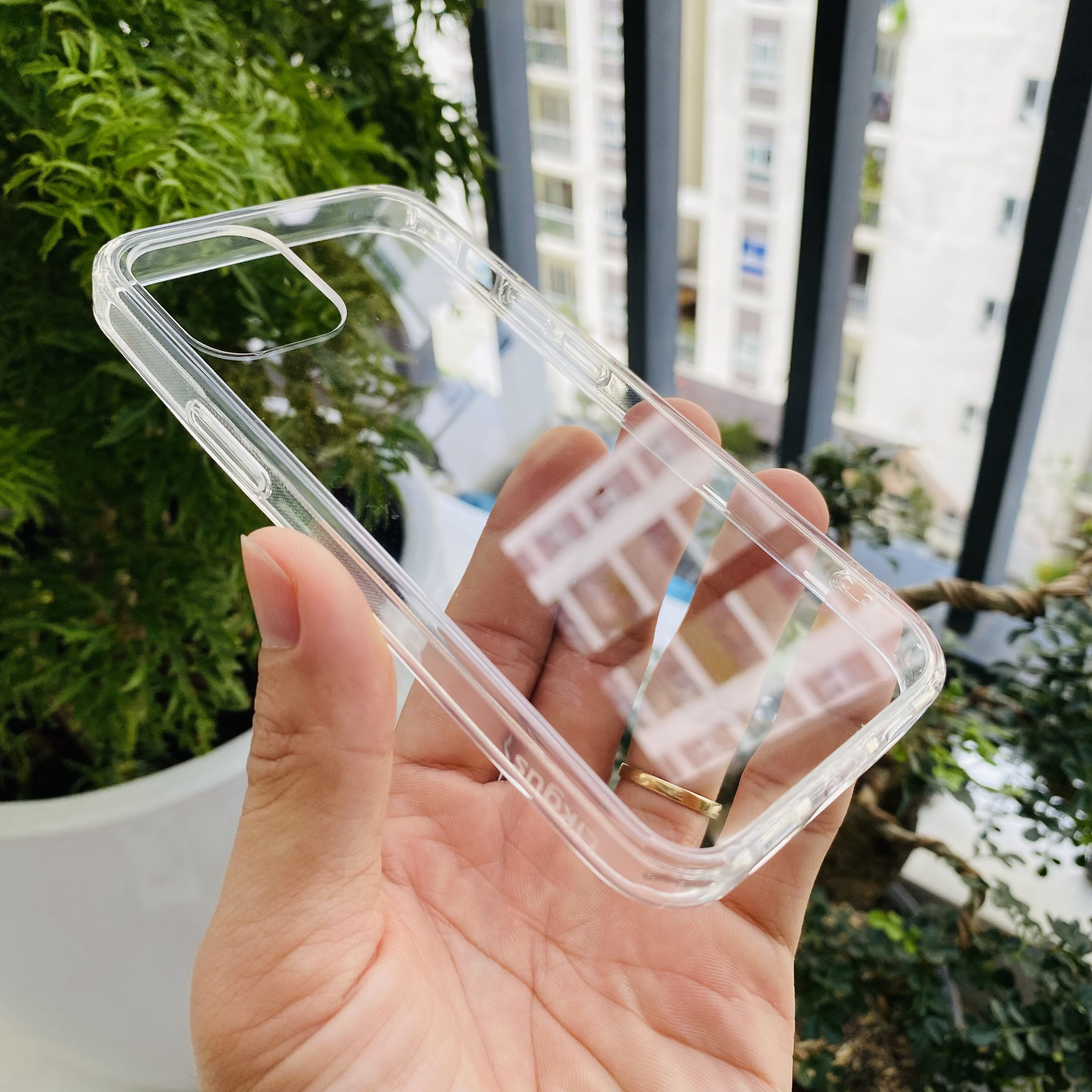 Ốp lưng Likgus trong suốt dành cho iPhone 13 Mini - hàng chính hãng