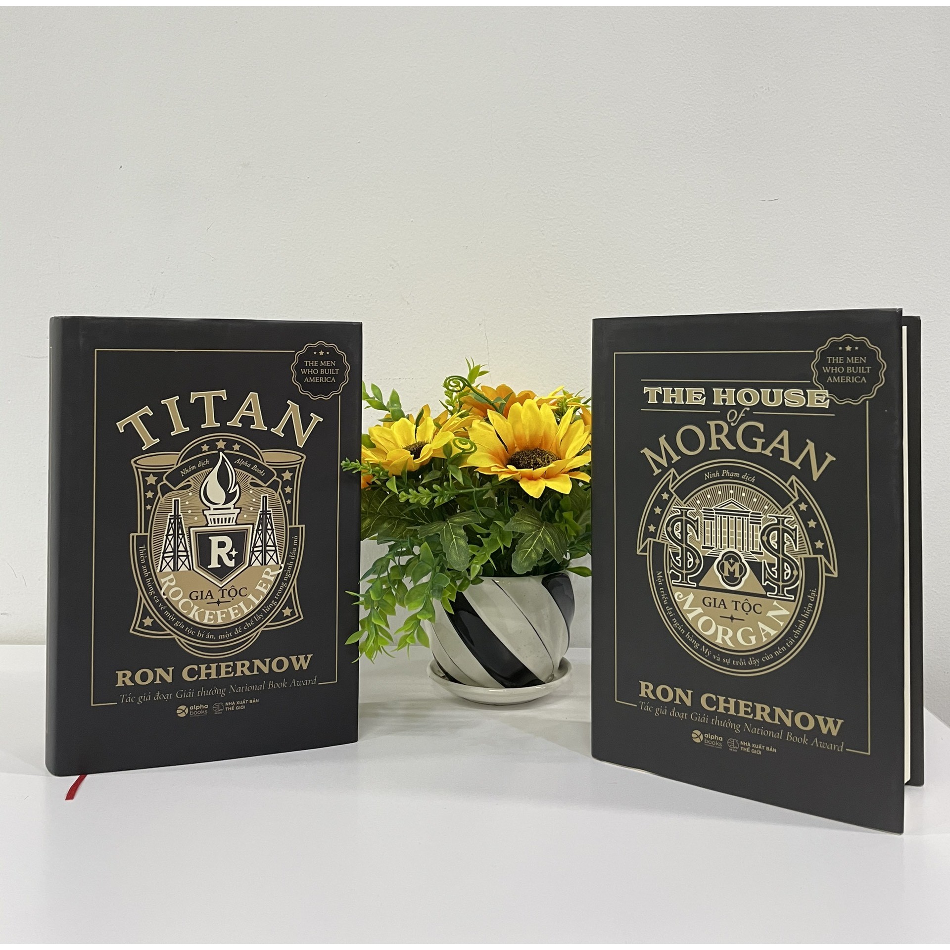 Bộ 2 Cuốn Về Hai Gia Tộc Lừng Lẫy : Gia Tộc Morgan + TiTan - Gia Tộc Rockefeller