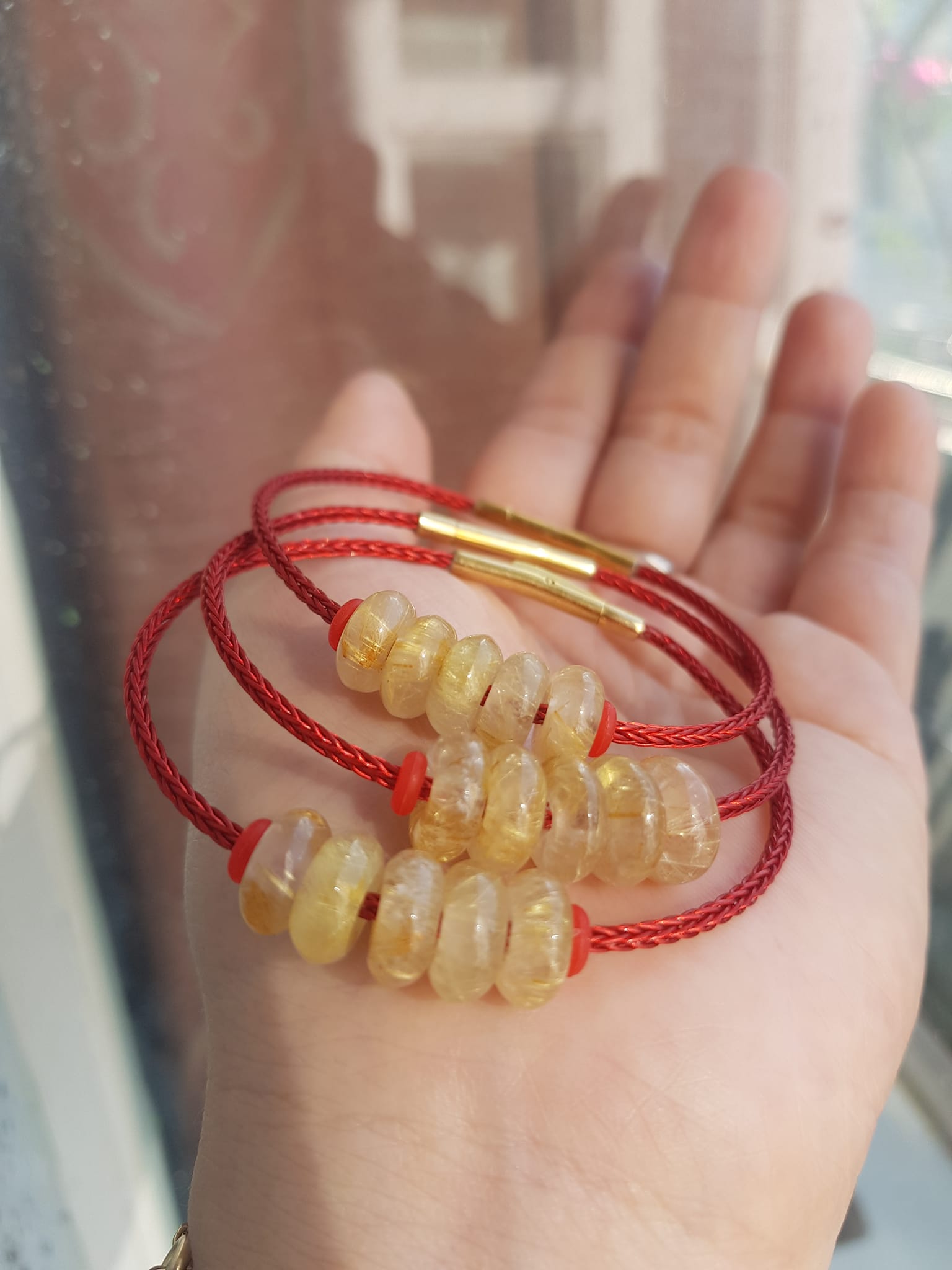 Vòng Tay 5 đồng tiền may mắn kiểu Đá thạch anh Vàng tự nhiên dây đỏ tài lộc Nữ mệnh Kim mệnh thổ mệnh Thủy đeo xinh đẹp ạ