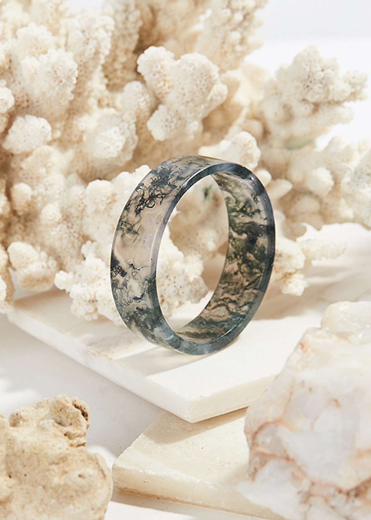Vòng tay đá băng ngọc thủy tảo bản vuông 15mm mệnh mộc hỏa