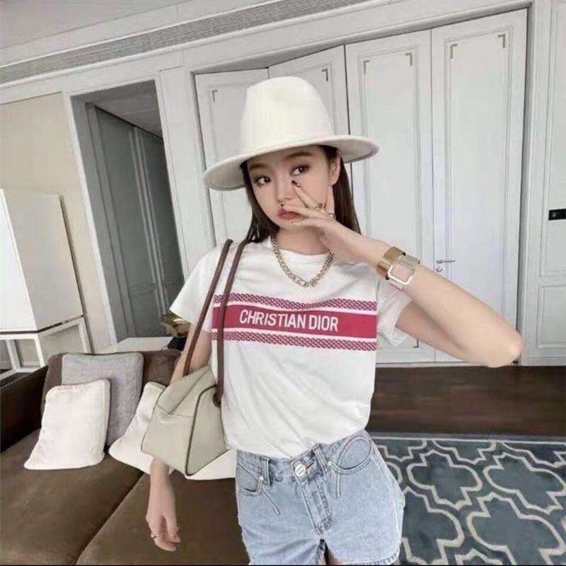 Áo cộc tay nữ cổ tròn chất len dệt kim in chữ hàng QC