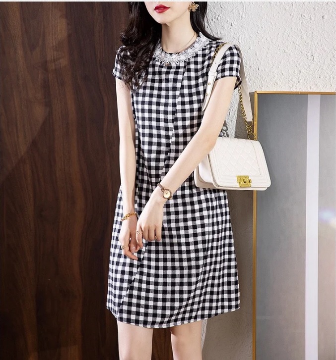 ĐẦM SUÔNG CHỮ A CARO VIỀN REN HOA