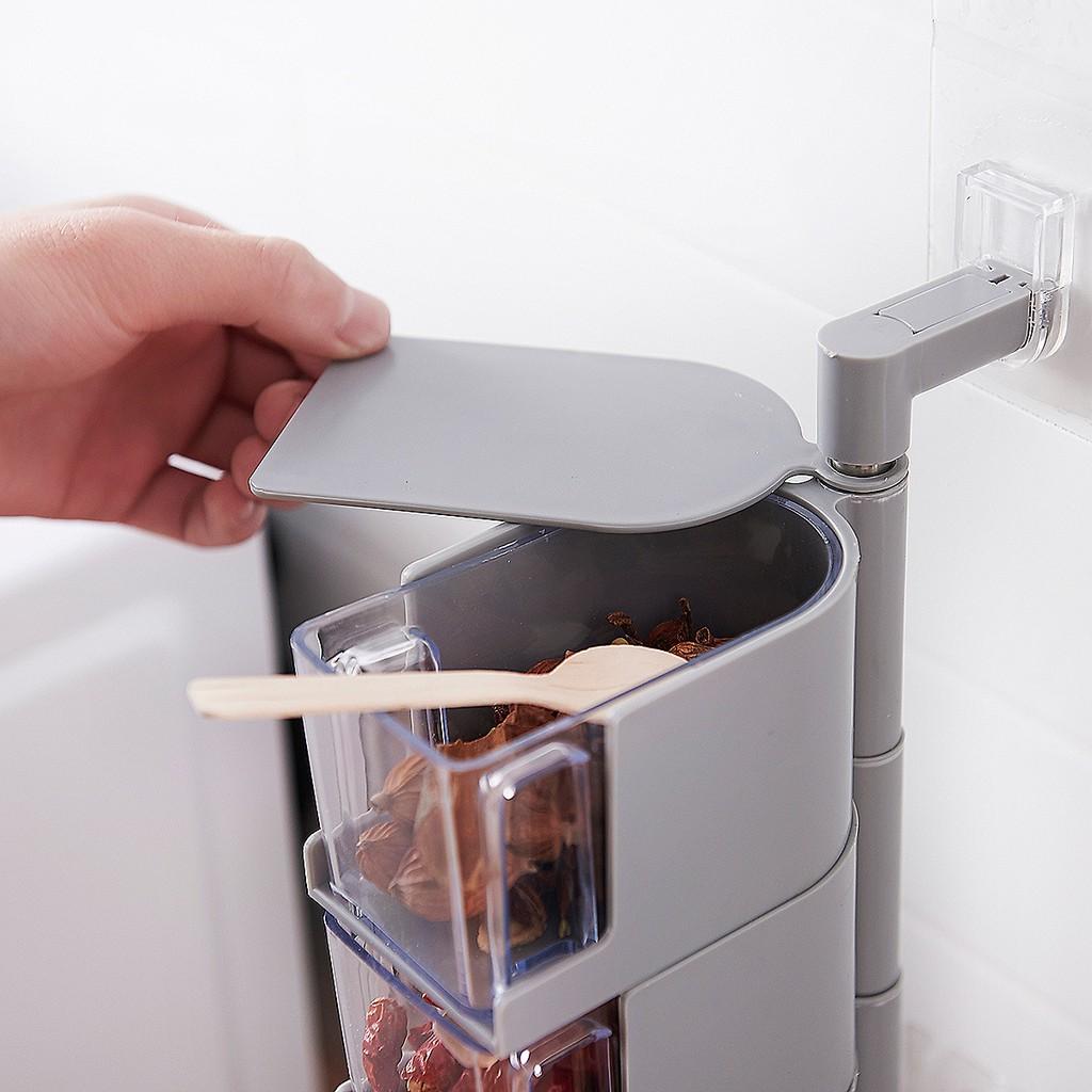Kệ gia vị dán tường xoay 4 tầng tiện dụng.