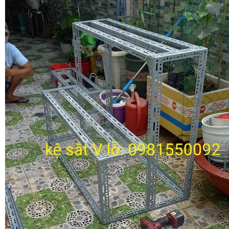 Kệ sắt V lỗ Bậc thang 2 Tầng kKHUNG SẮT V3x3CM