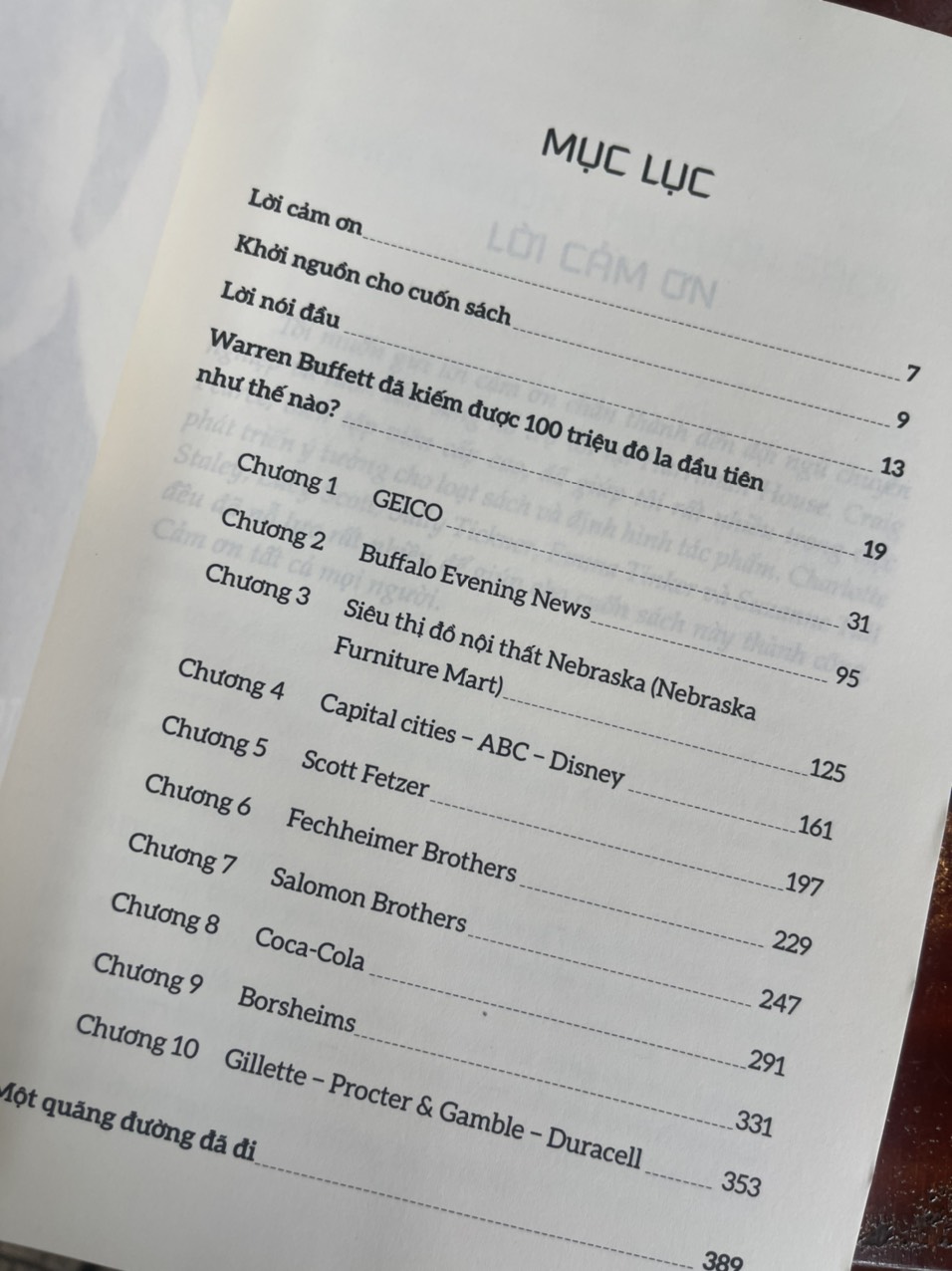 TRIẾT LÝ ĐẦU TƯ CỦA WARREN BUFFETT - Glen Arnold  – 1980books – bìa mềm