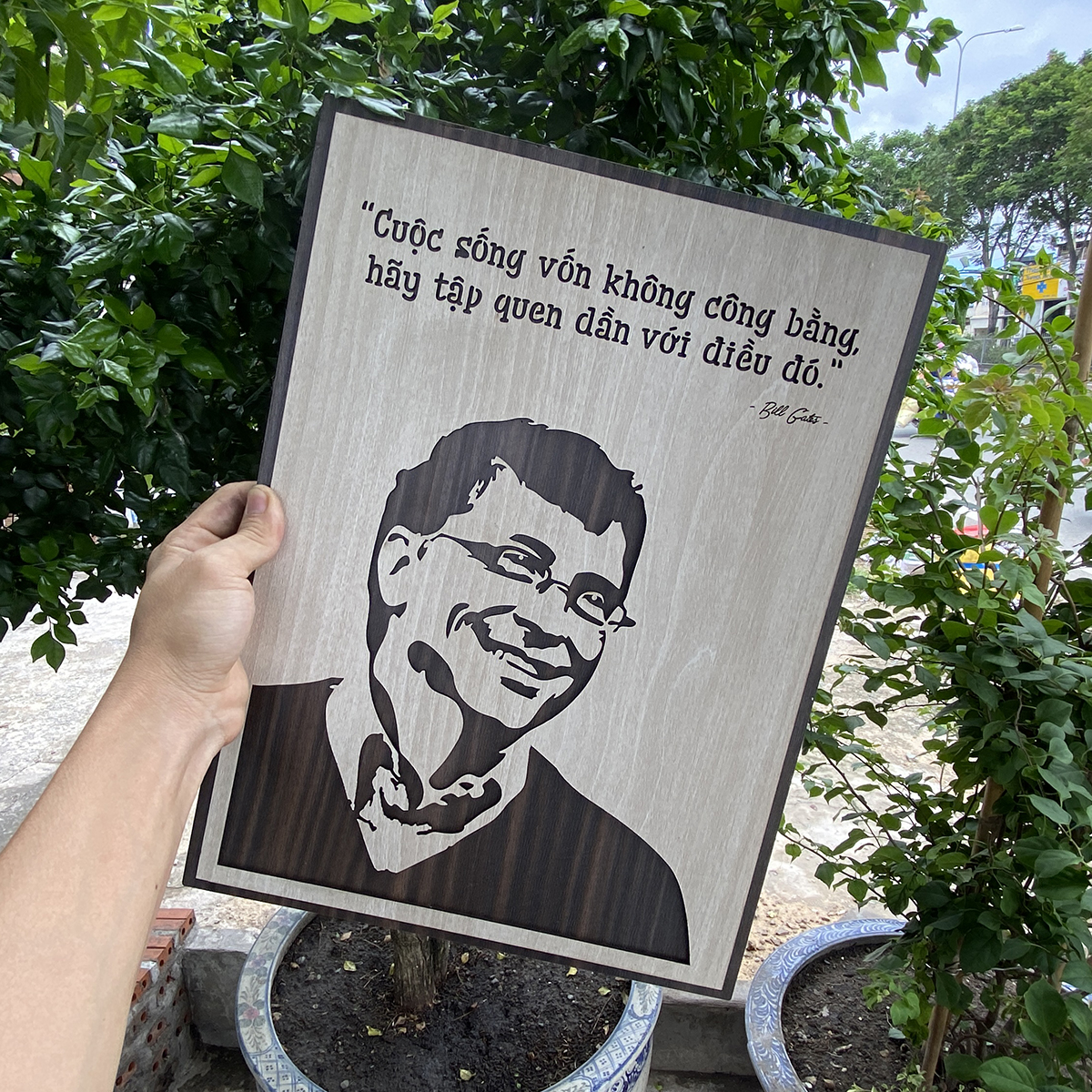 Tranh câu nói hay của Bill Gates TBIG039: Cuộc sống vốn dĩ không công bằng, hãy tập quen dần với điều đó