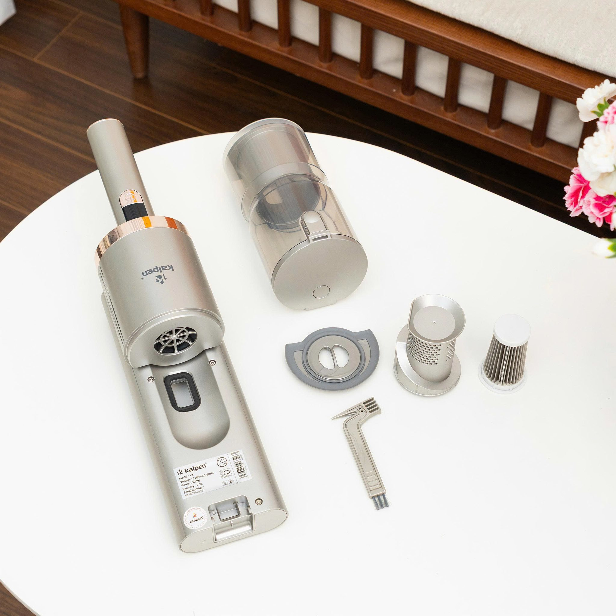 Máy hút bụi giường nệm diệt khuẩn UV Kalpen V4 lực hút 13kPa, - Hàng chính hãng