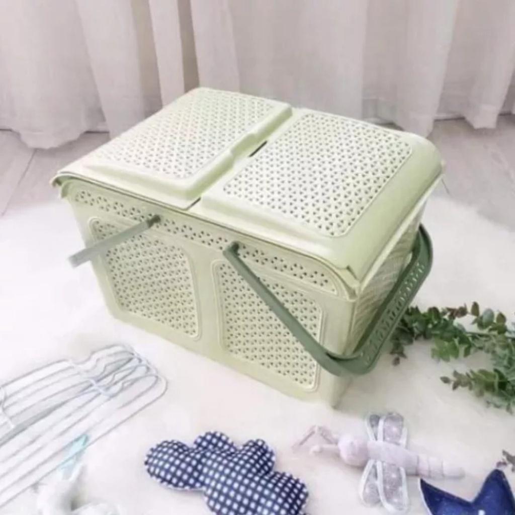 Giỏ Nhựa Đựng Đồ Đi Sinh cở đại Có Nắp và Quai Xách Nhựa Việt Nhật Kích thước: 46*32*29cm.móc chùm phơi quần áo 32 kẹp.