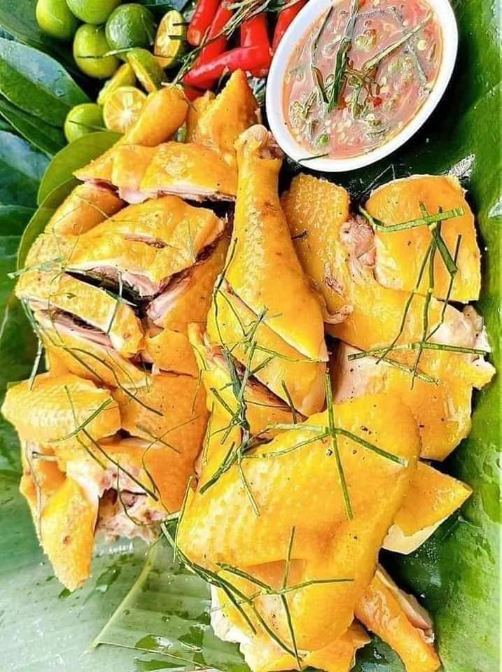 GÀ Ủ MUỐI NGUYÊN CON