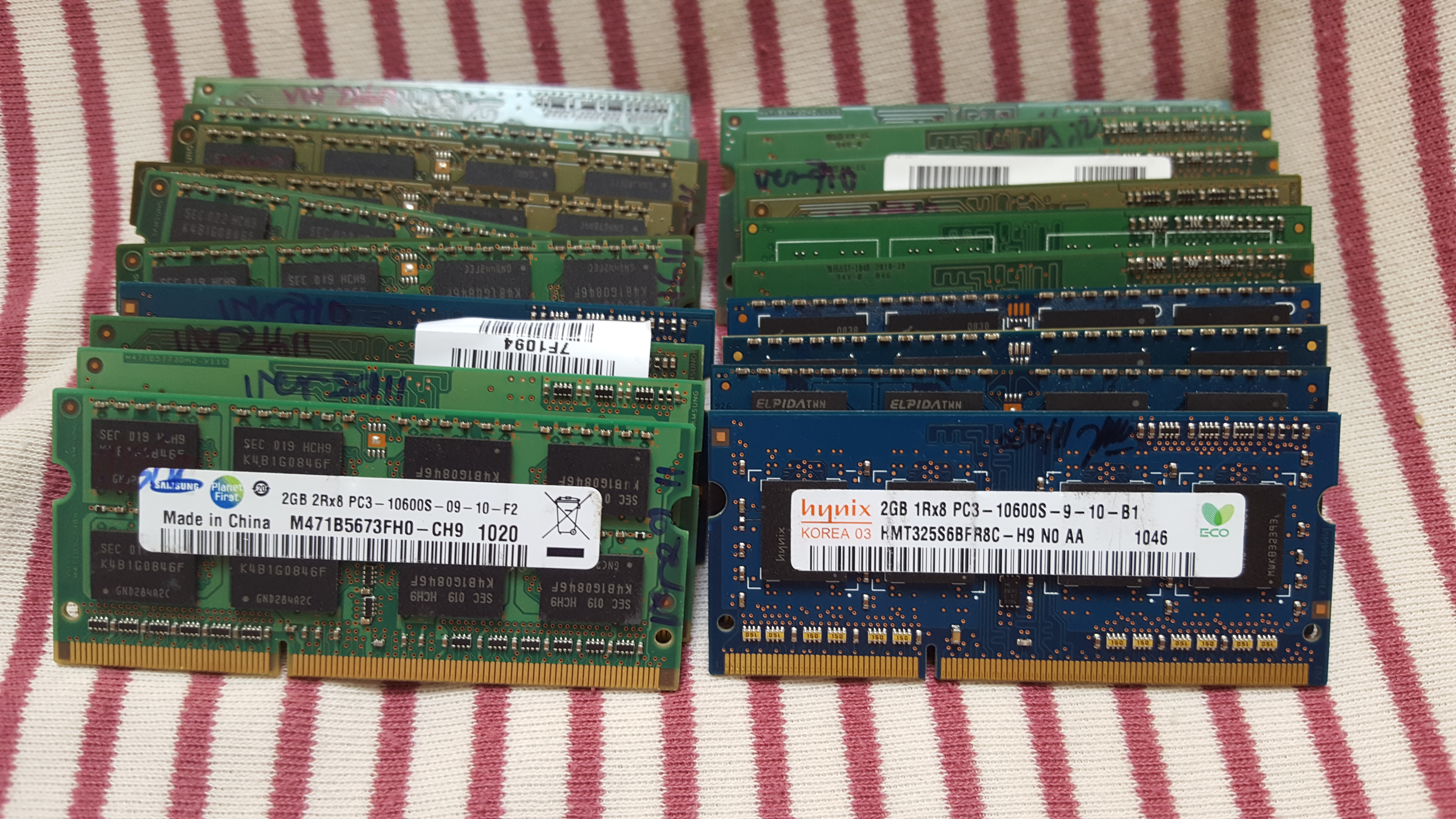 Ram laptop 2GB DDR3 PC3-8500s - 10600s Hàng chính hãng