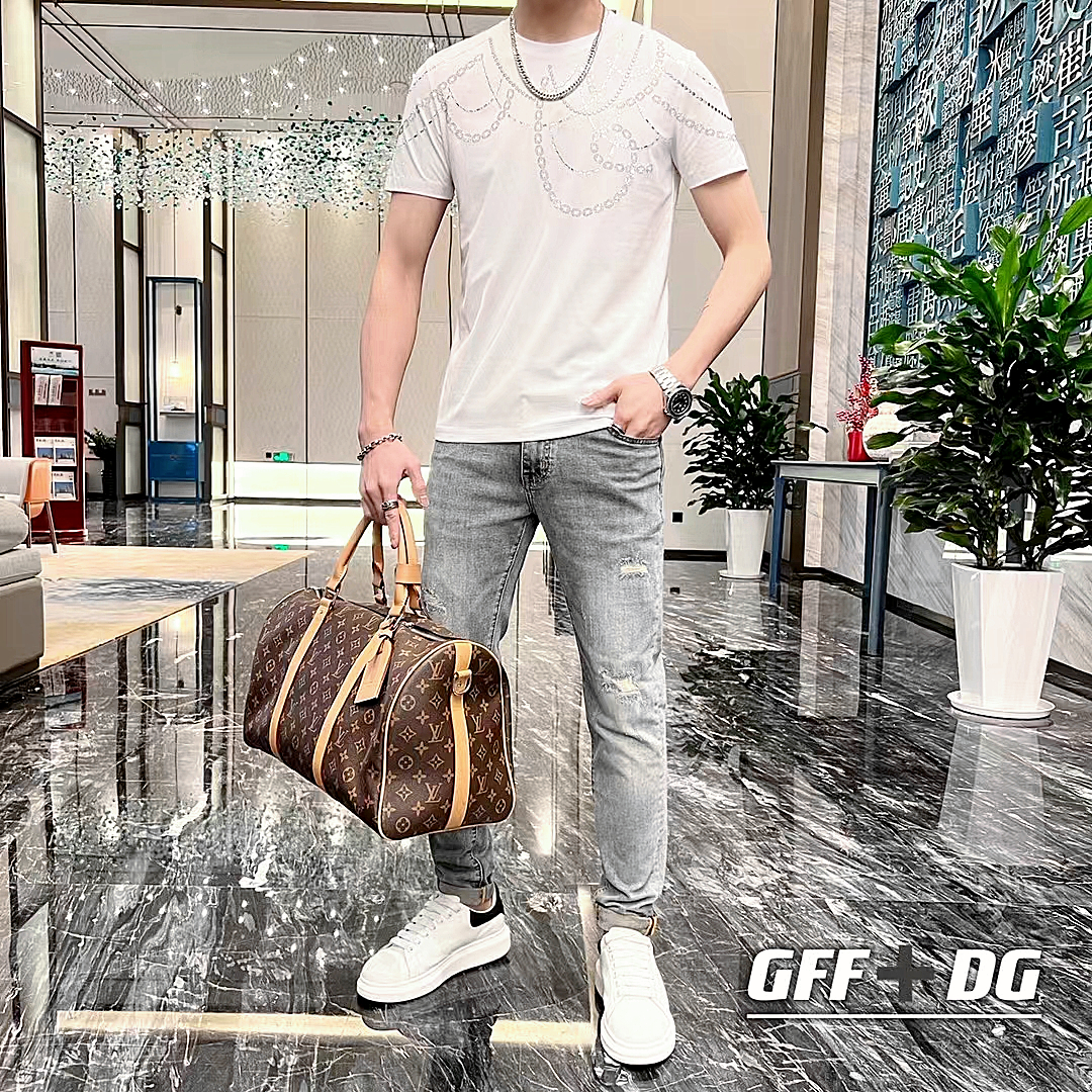 Áo thun nam ngắn tay cổ tròn TC với họa tiết dây mắc xích đính hạt độc đáo, phong cách trẻ trung, hợp thời trang-67A55